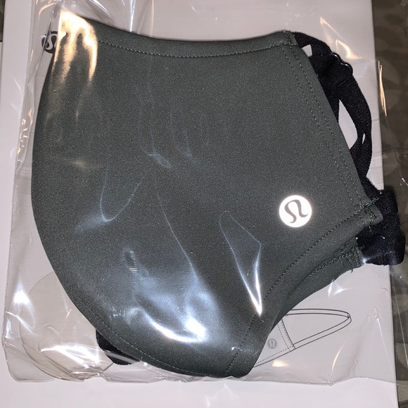 Lululemon Face Mask - Picture 1 of 3
